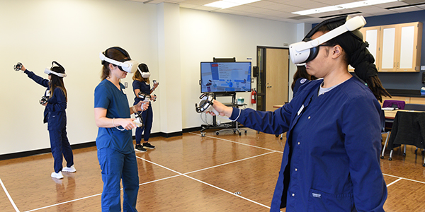 students in nursing vr lab